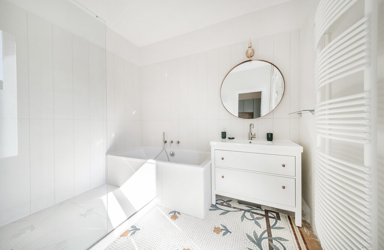 Salle de bain sur mesure mosaique decorative